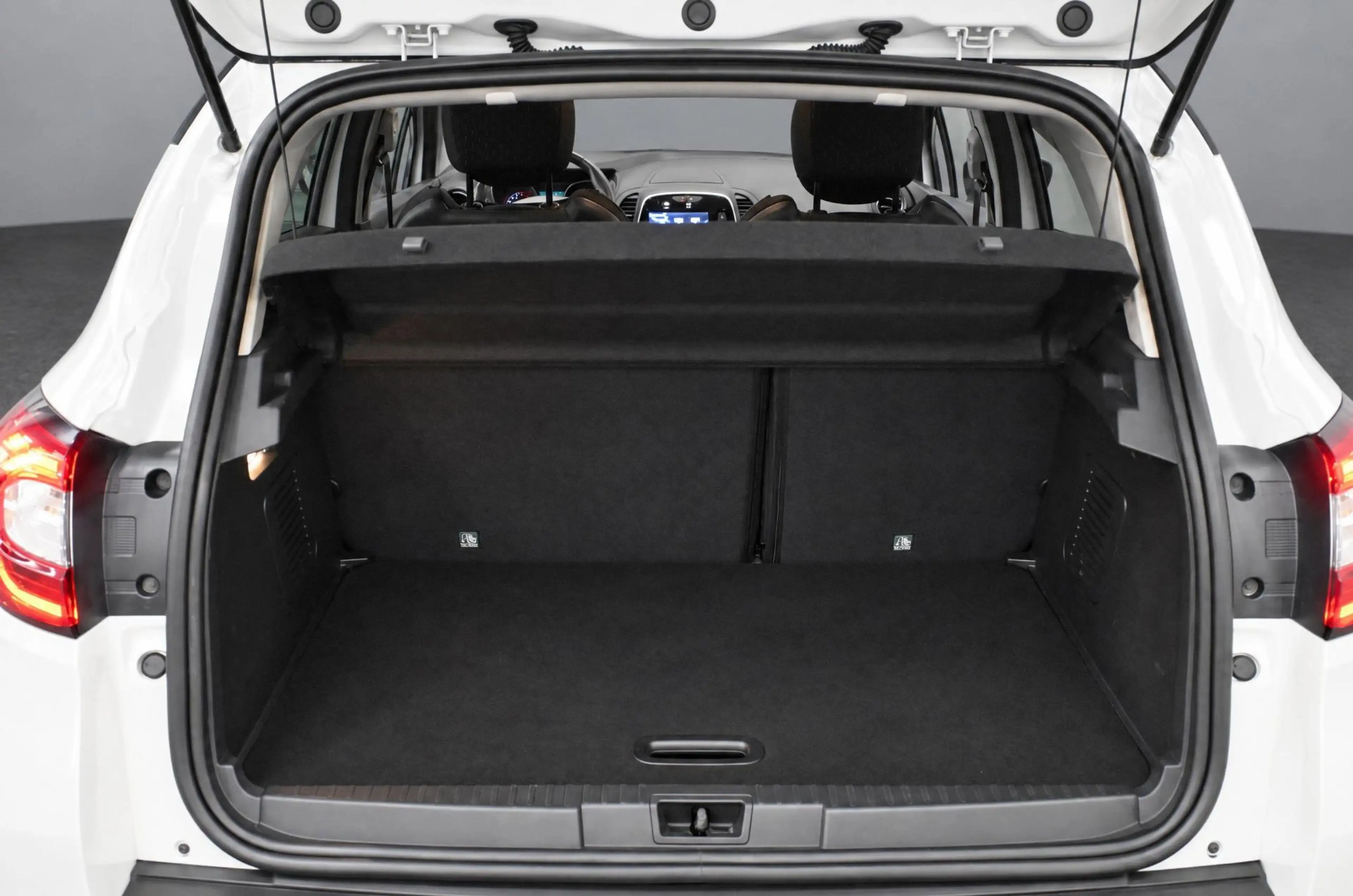 Renault Captur TCe 90 Intens | CAMERA | NAVI | CRUISE CONTROL | C — photo 12