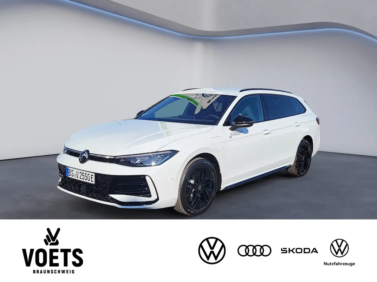 Volkswagen Passat Variant R-Line 1.5 TSI eHybrid DSG AHK Weiß - 1