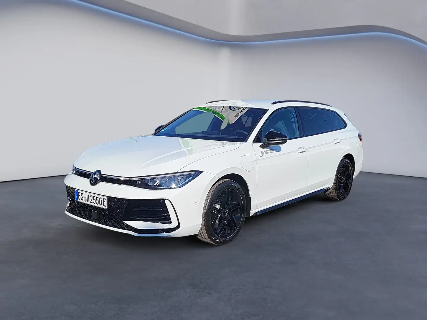 Volkswagen Passat Variant R-Line 1.5 TSI eHybrid DSG AHK Weiß - 1