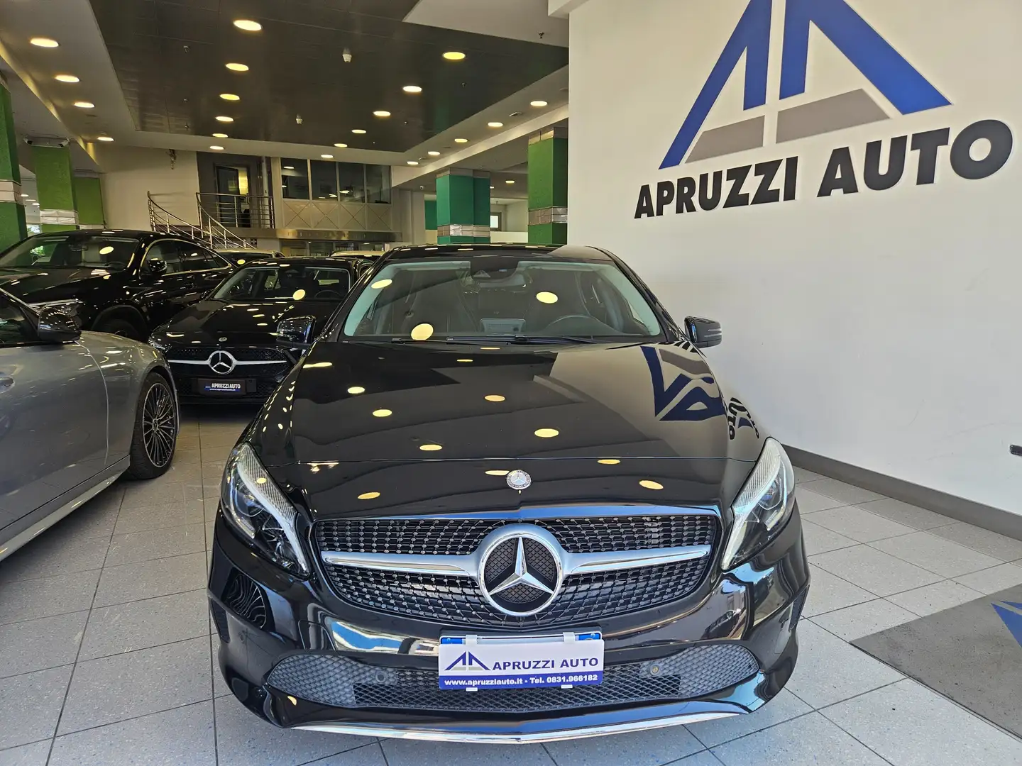 Mercedes-Benz A 200 A 200 d Sport auto SENSORI NAVI Nero - 2