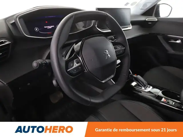 Peugeot 2008 view 11