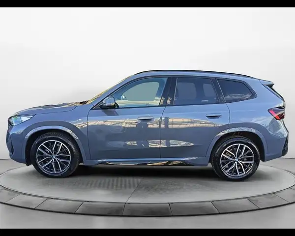 BMW X1 view 8