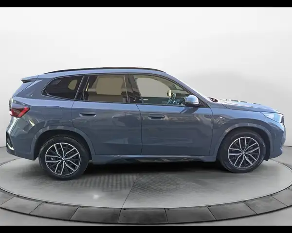 BMW X1 view 5