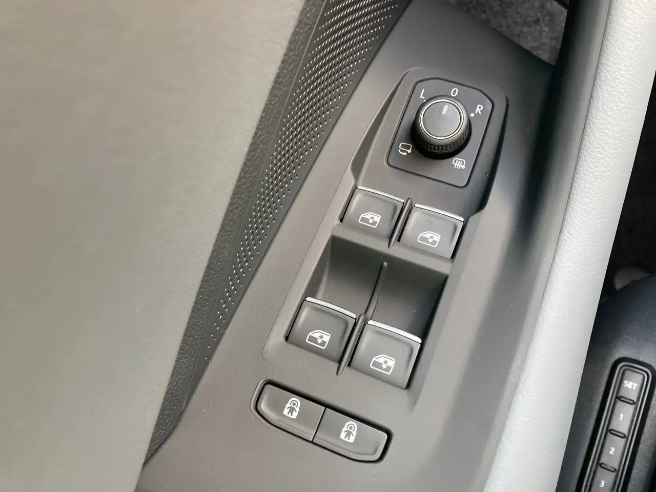 Volkswagen Passat Variant Business eTSI DSG 17