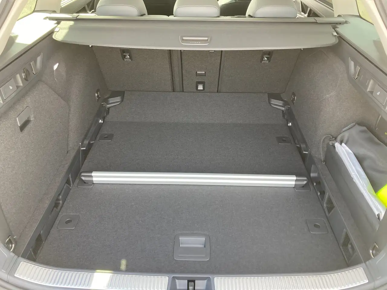 Volkswagen Passat Variant Business eTSI DSG 19