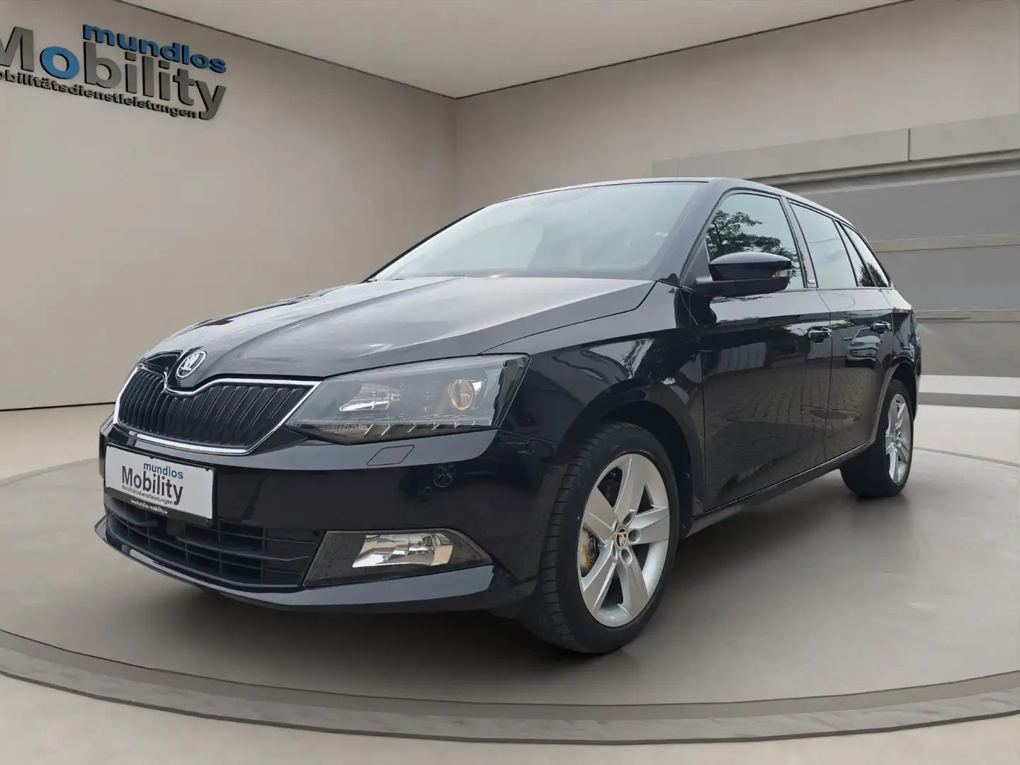 Skoda Fabia Combi Joy DSG Navi SHZ PDC Cam Noir - 1