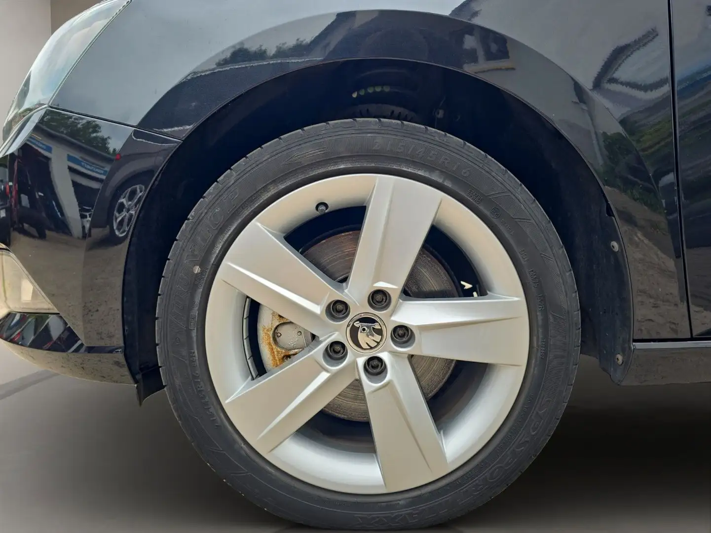 Skoda Fabia Combi Joy DSG Navi SHZ PDC Cam Noir - 2