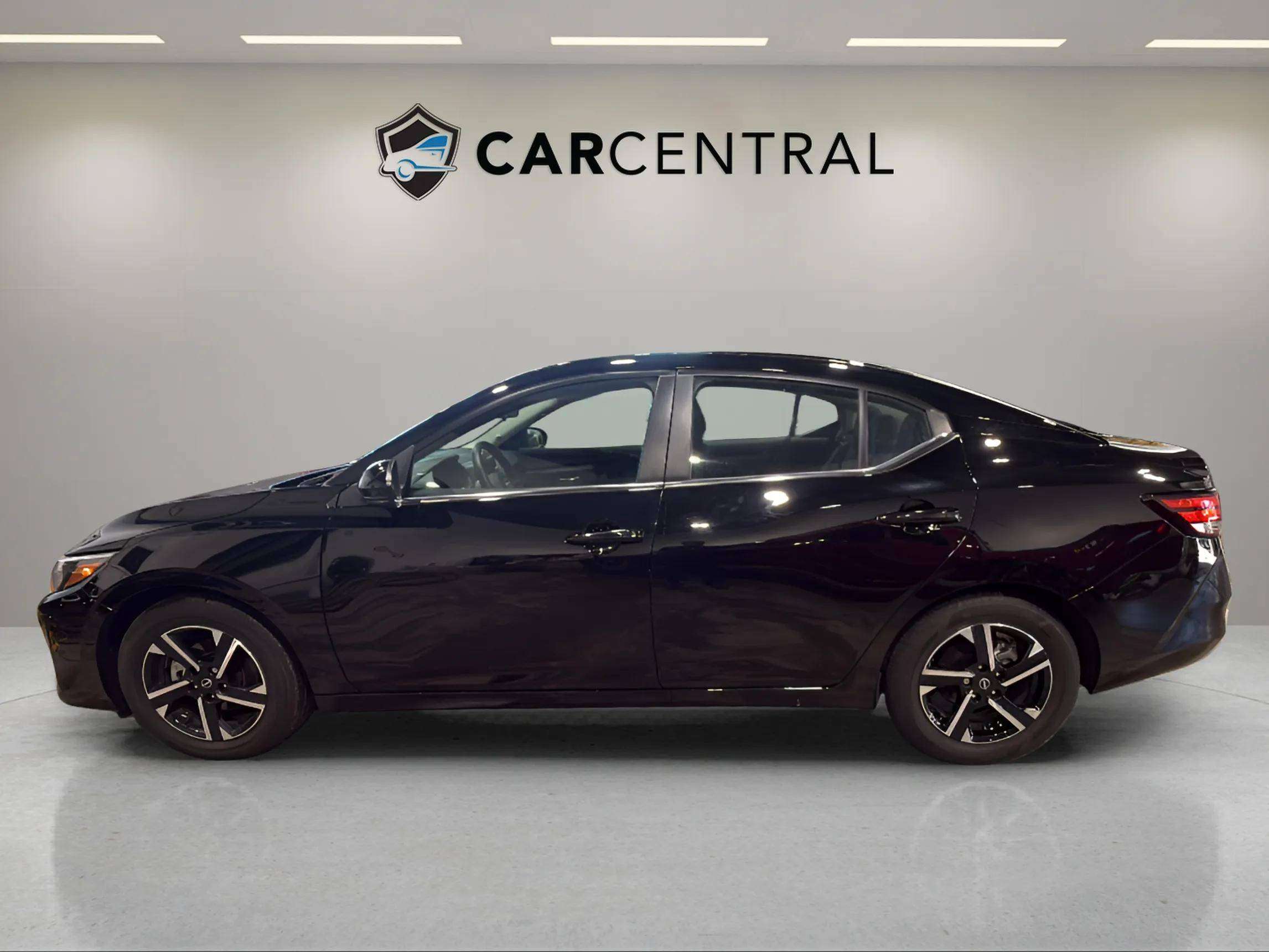 Black 2024 Nissan Sentra Sedan Front-Wheel Drive Continuously Variable Transmission