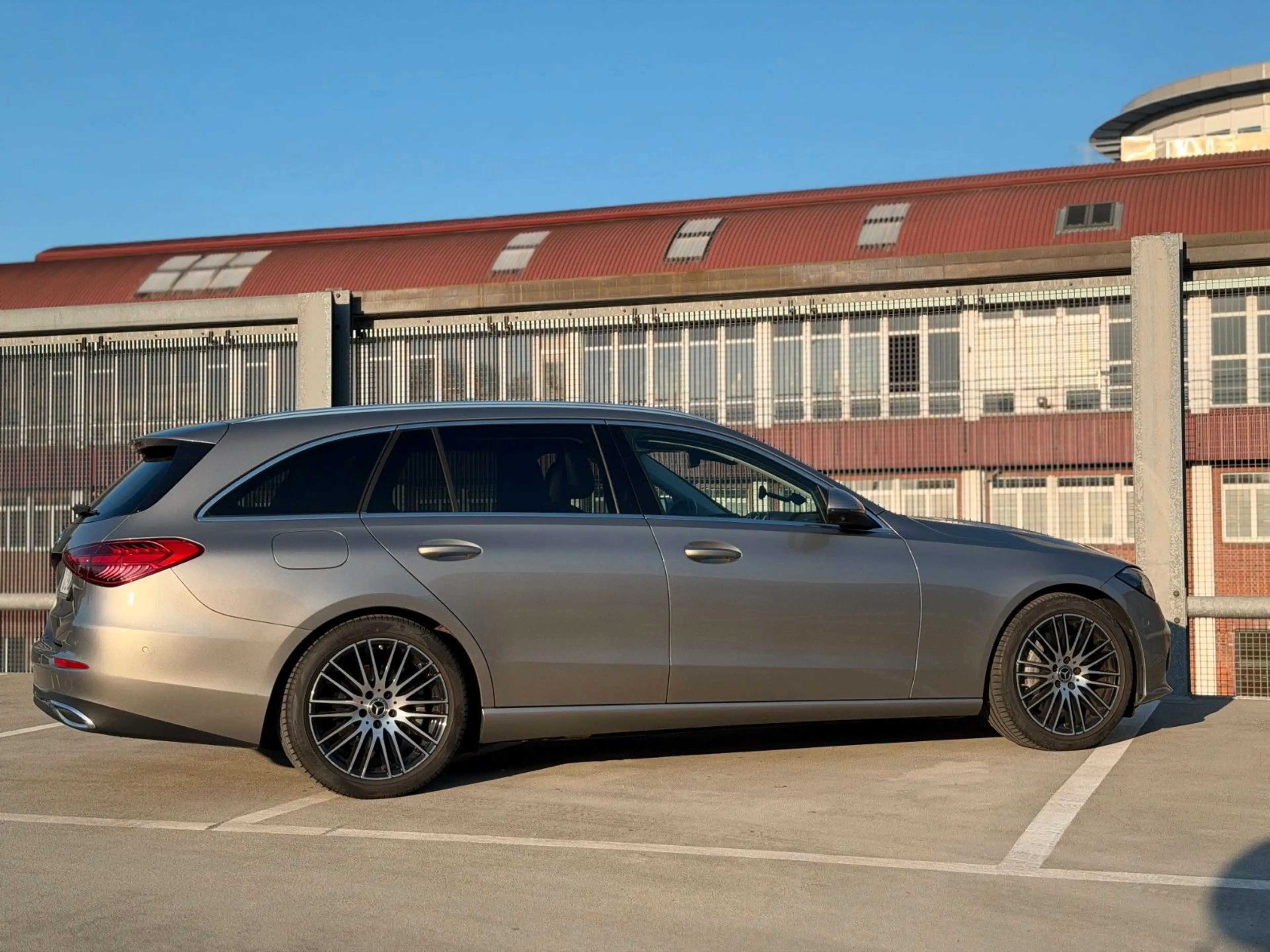 Mercedes-Benz C 300 C300d AHK, 360Kam, Massage, Hinterachslenk — photo 14