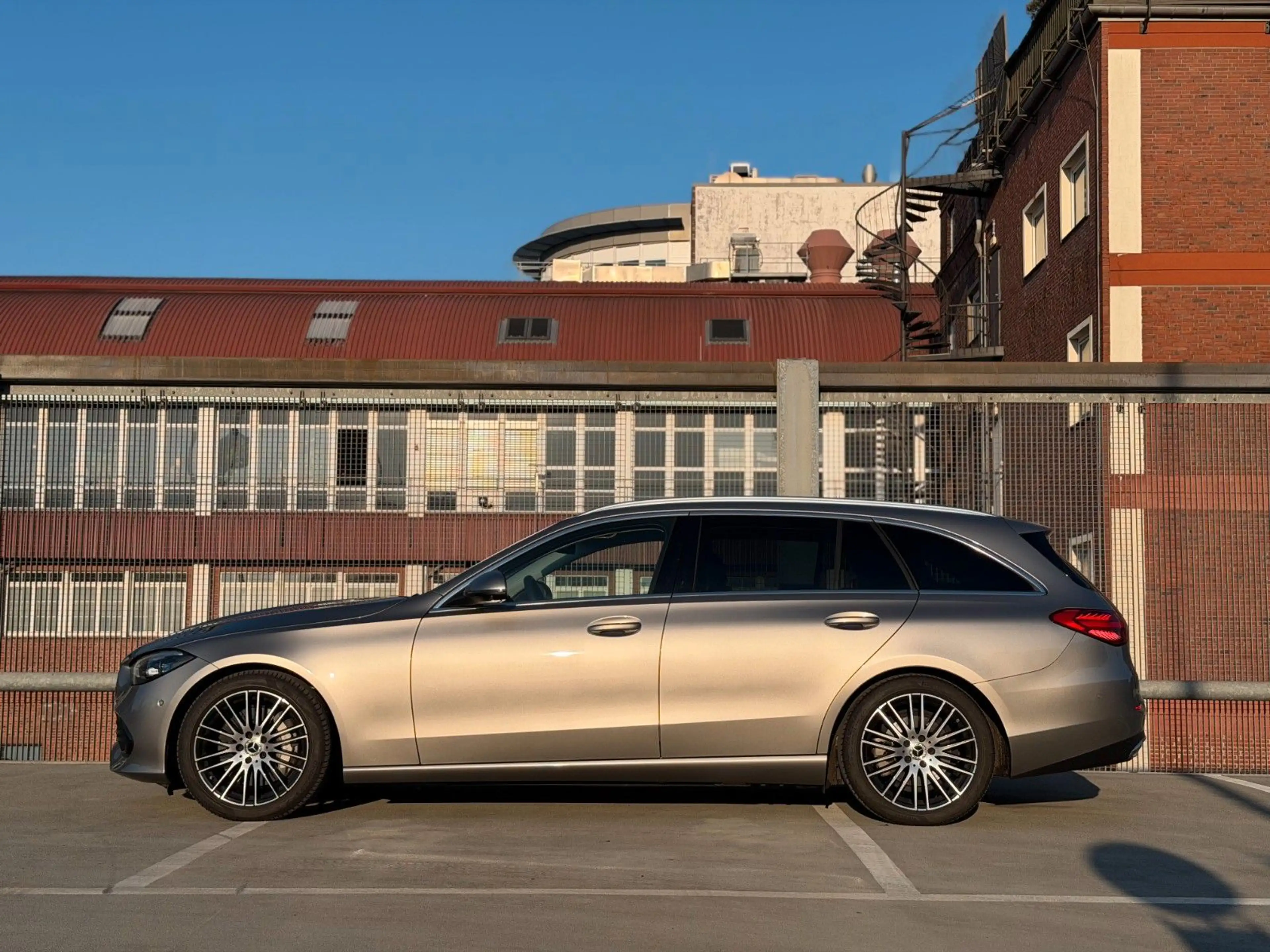 Mercedes-Benz C 300 C300d AHK, 360Kam, Massage, Hinterachslenk — photo 6