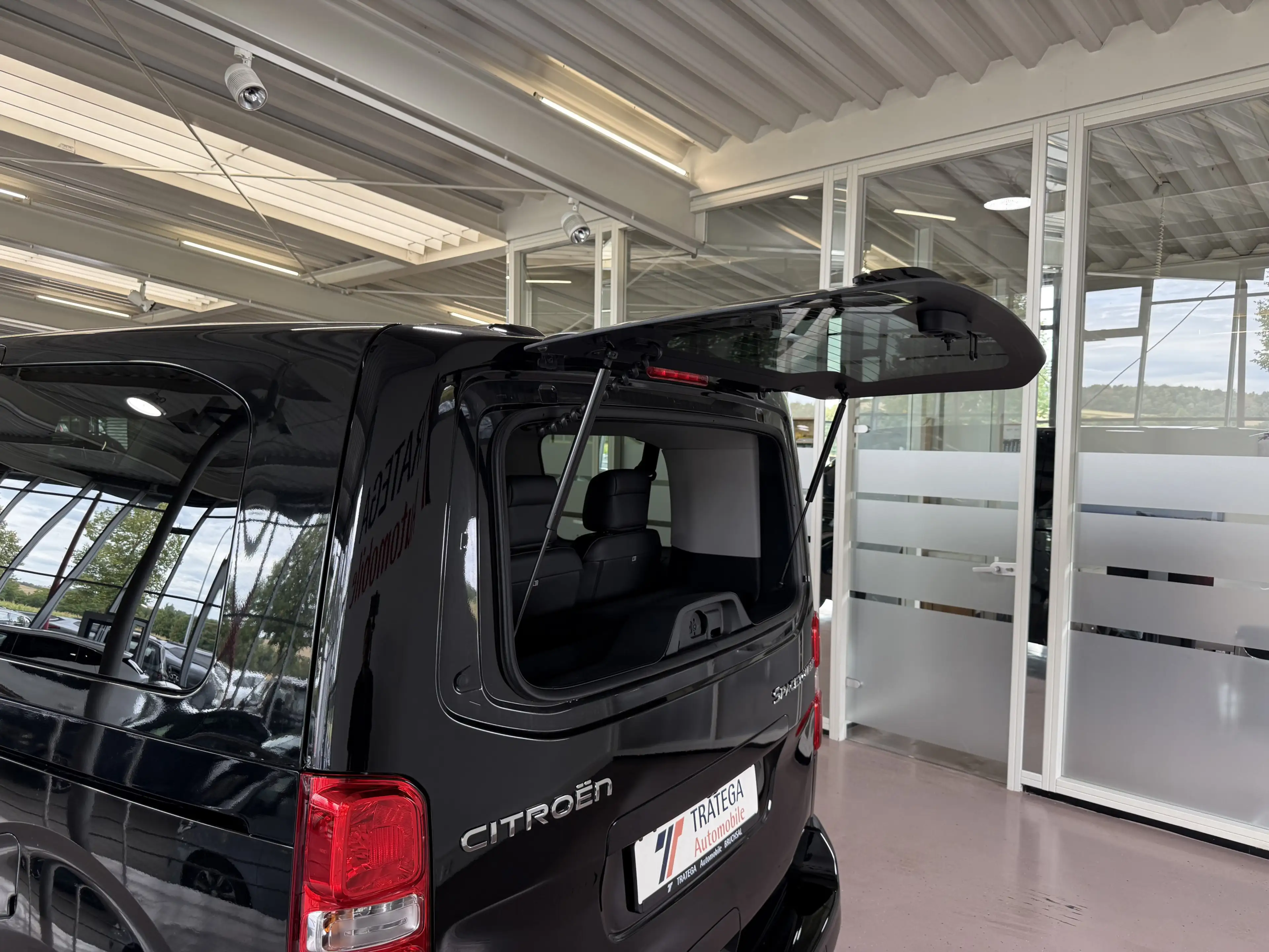 Citroen Spacetourer 2,2 D Max M AHK Standheizung Pano — photo 11