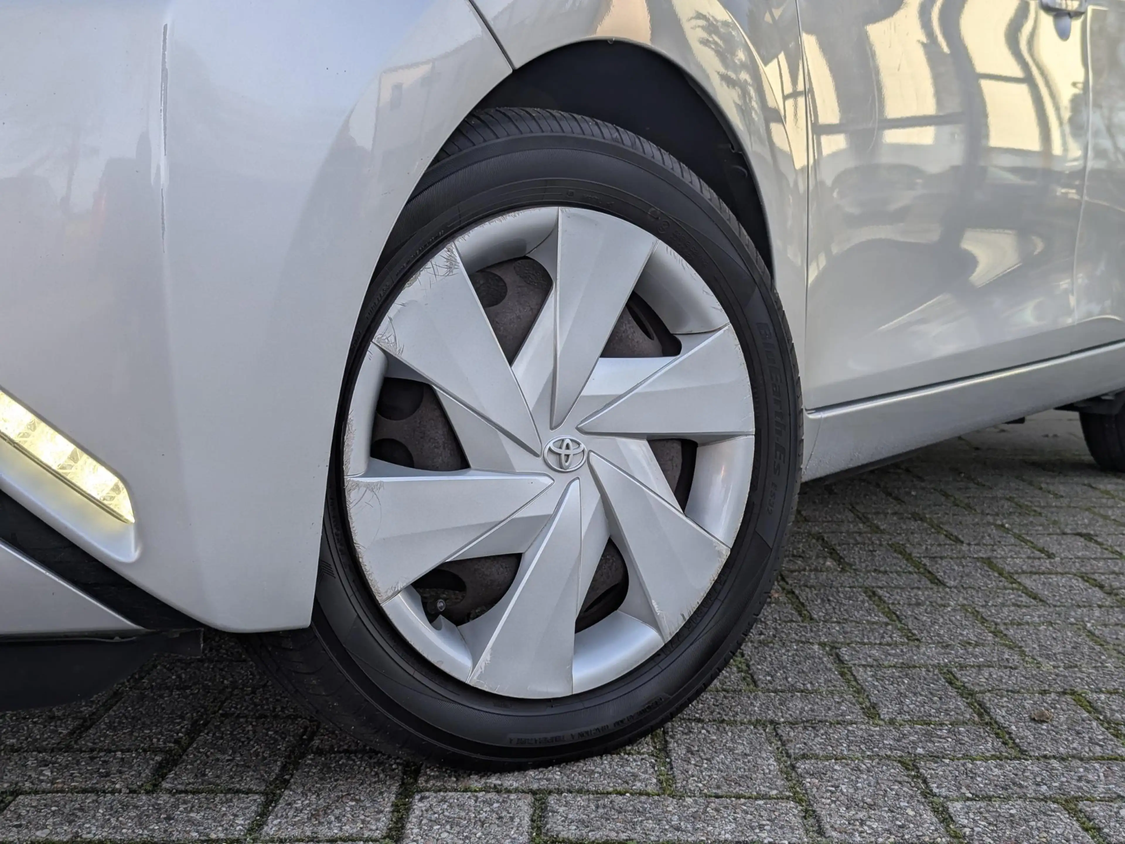 Toyota Aygo 1.0 VVT-i x-play | Camera | Airco | Bluetooth | El — photo 2