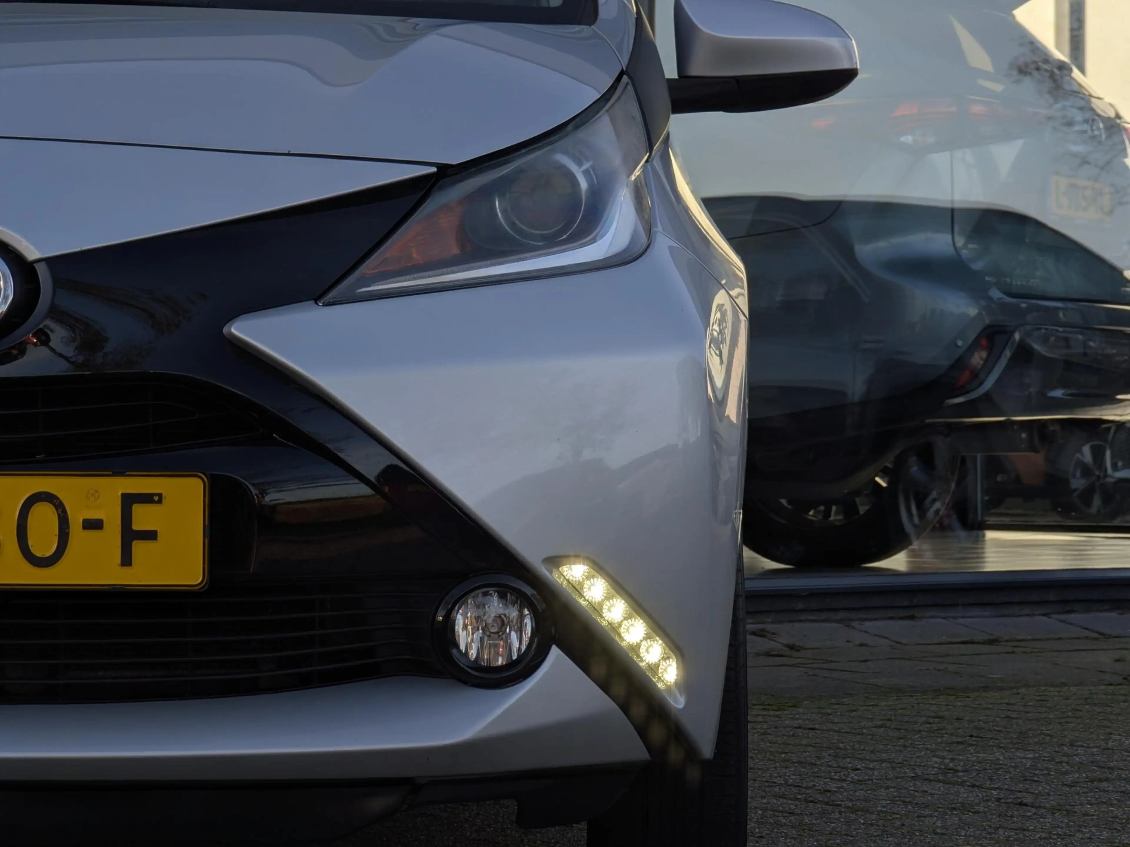 Toyota Aygo 1.0 VVT-i x-play | Camera | Airco | Bluetooth | El — photo 7