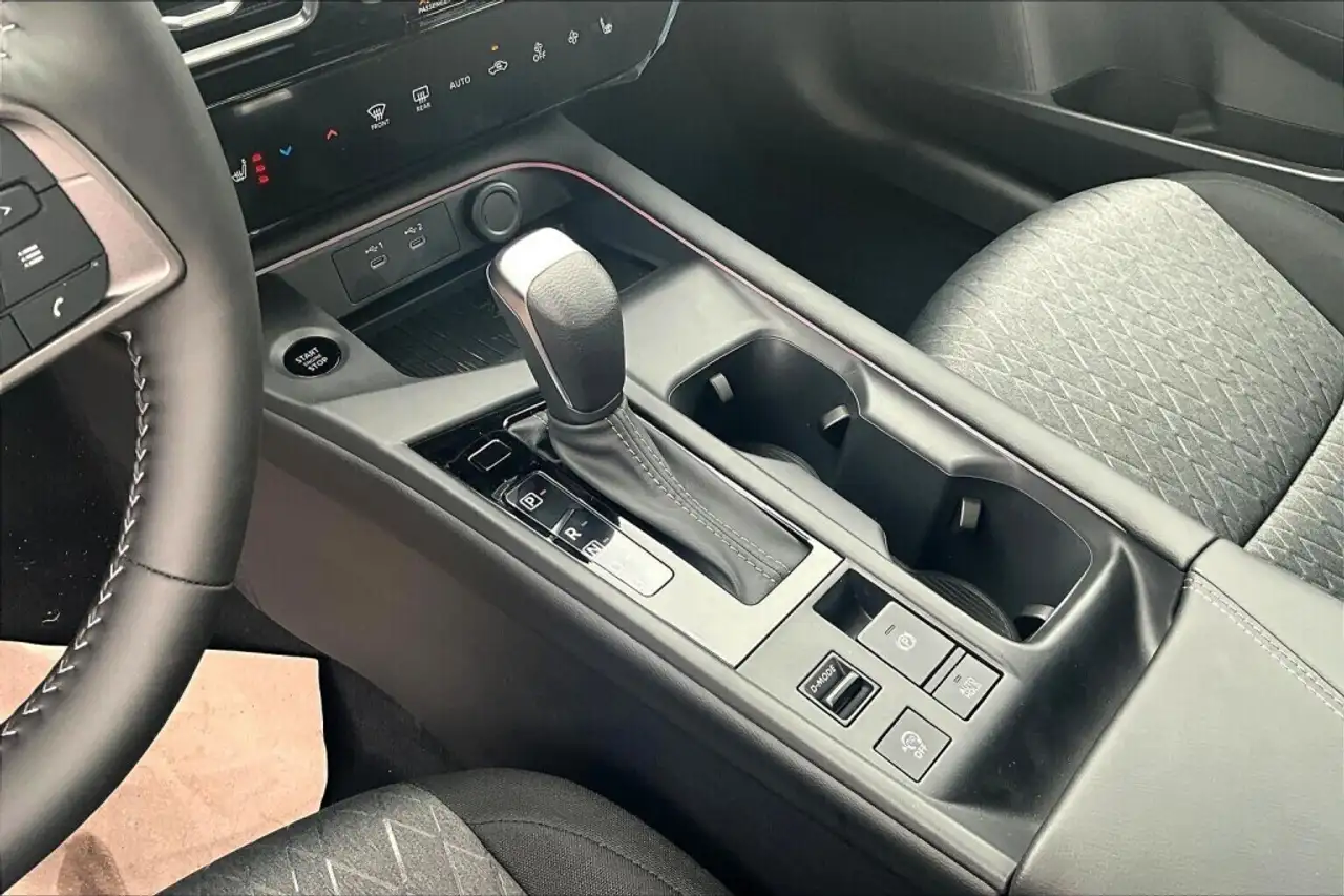 Nissan Sentra снимка Nissan Sentra