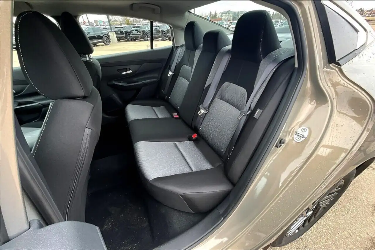 Nissan Sentra снимка Nissan Sentra