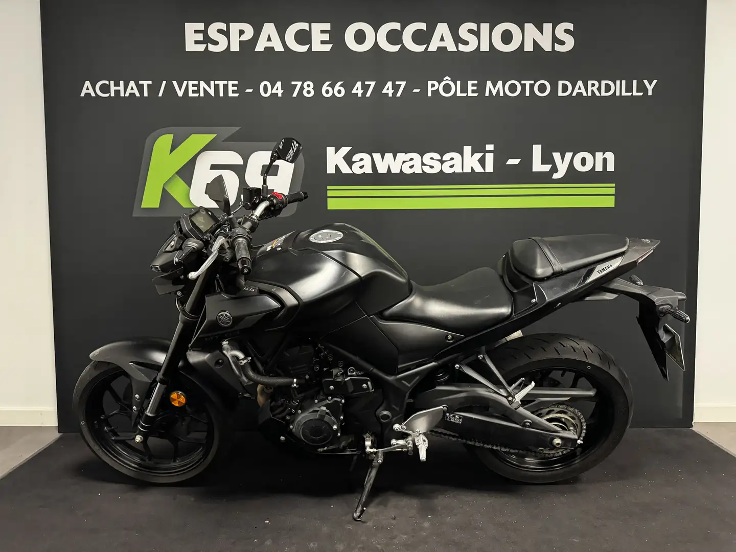 Yamaha MT-03 Schwarz - 2