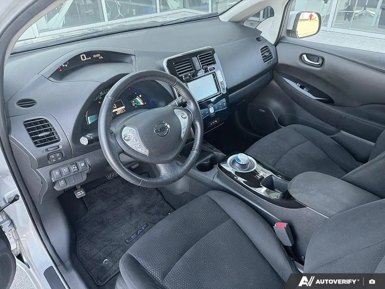 Nissan Leaf снимка Nissan Leaf