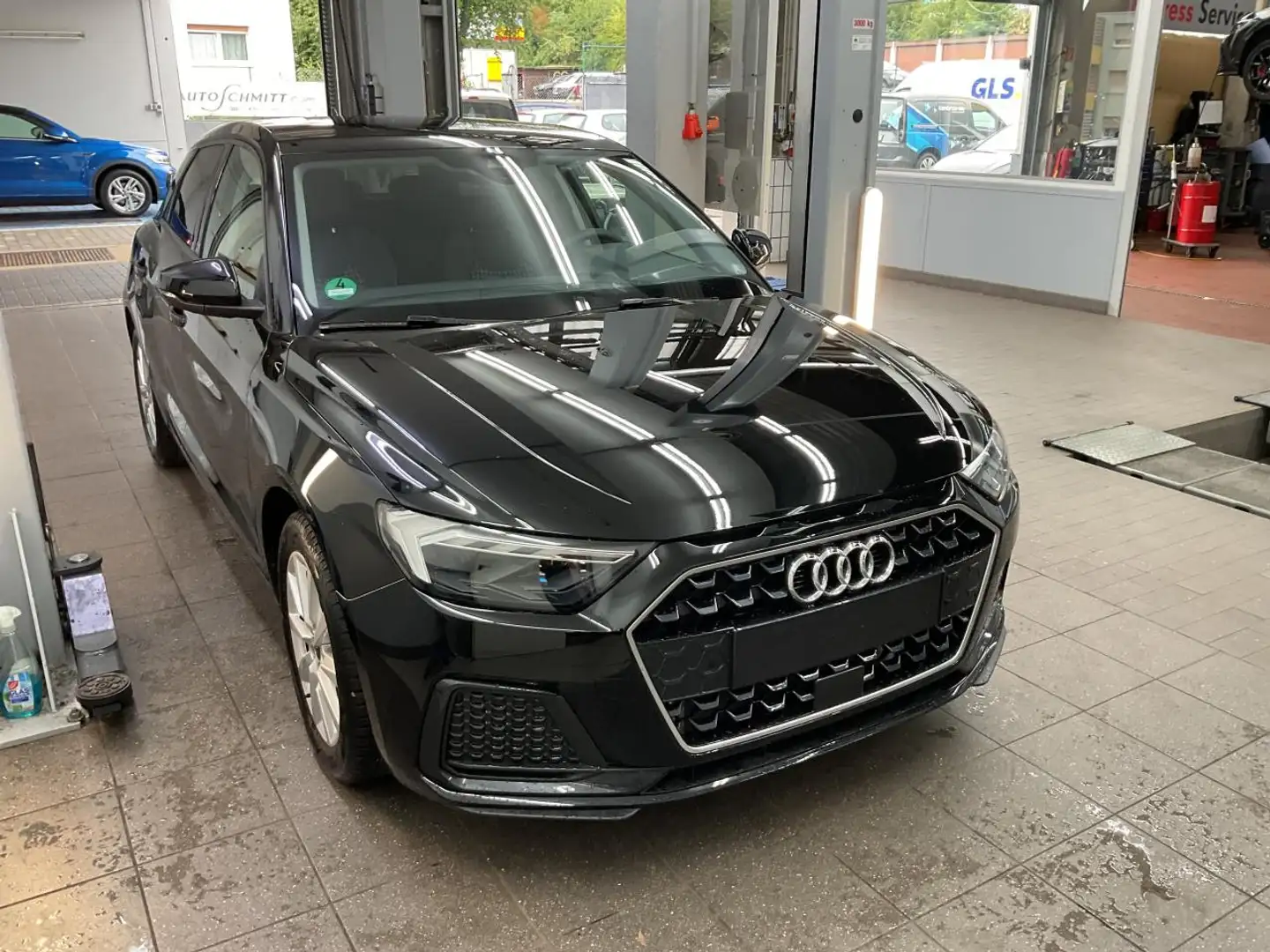 Audi A1 Sportback 30 TFSI advanced Schwarz - 2