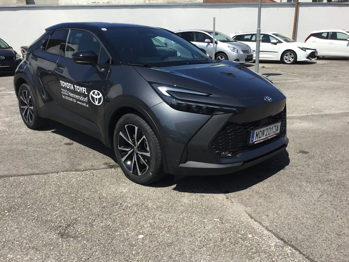 Toyota C-HR 2,0 Plug-In Hybrid E-CVT Active Drive + Tech.P. Grijs - 2
