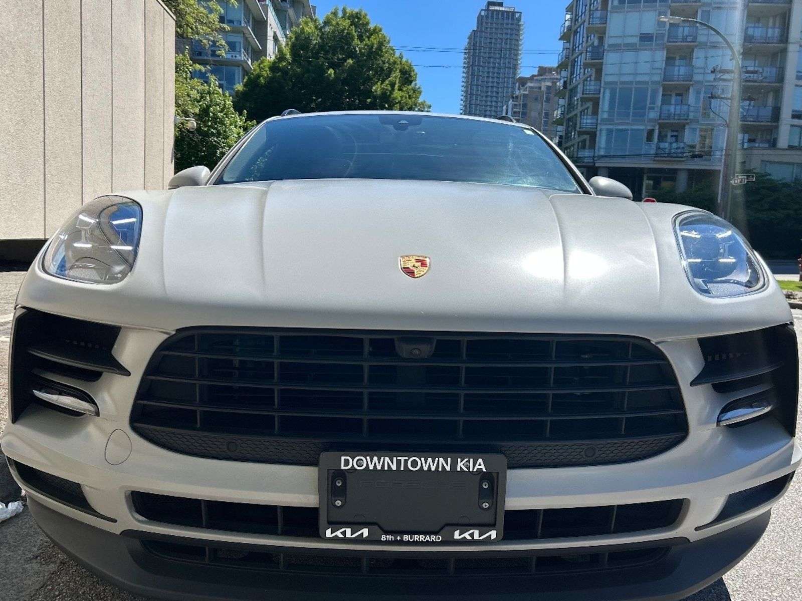 2020 Porsche Macan S alt 3