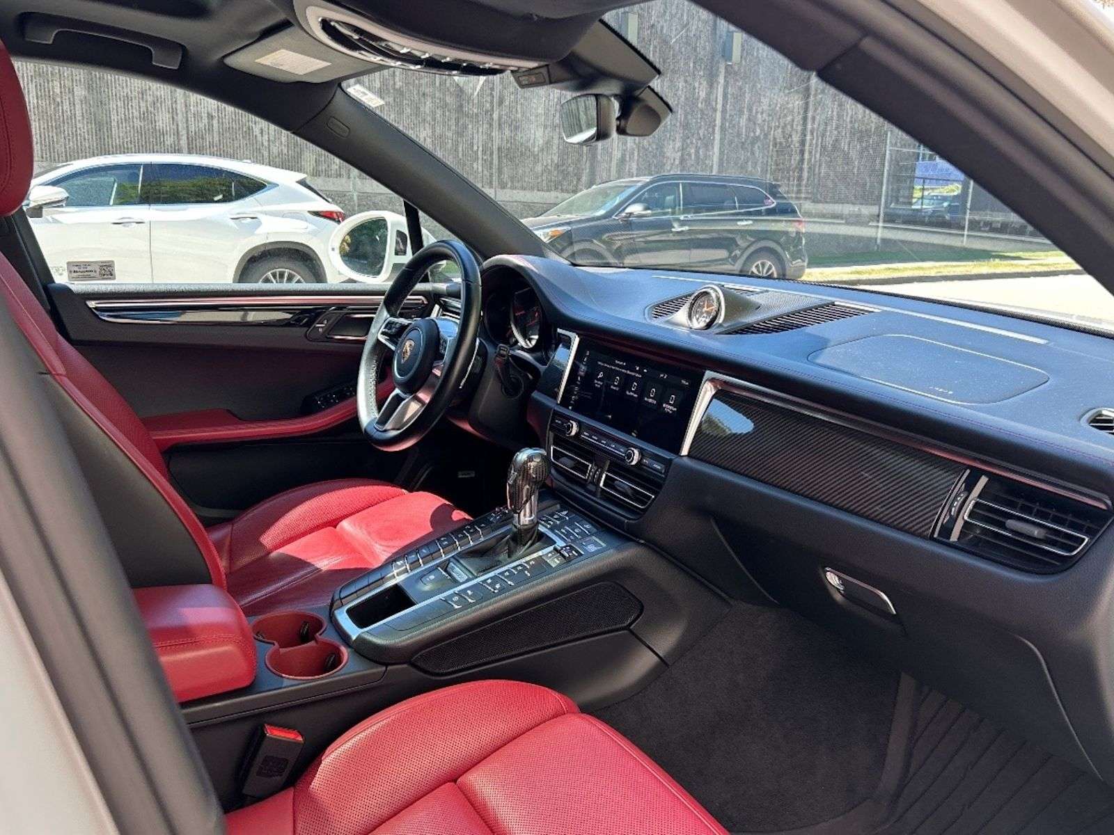 2020 Porsche Macan S thumb 26