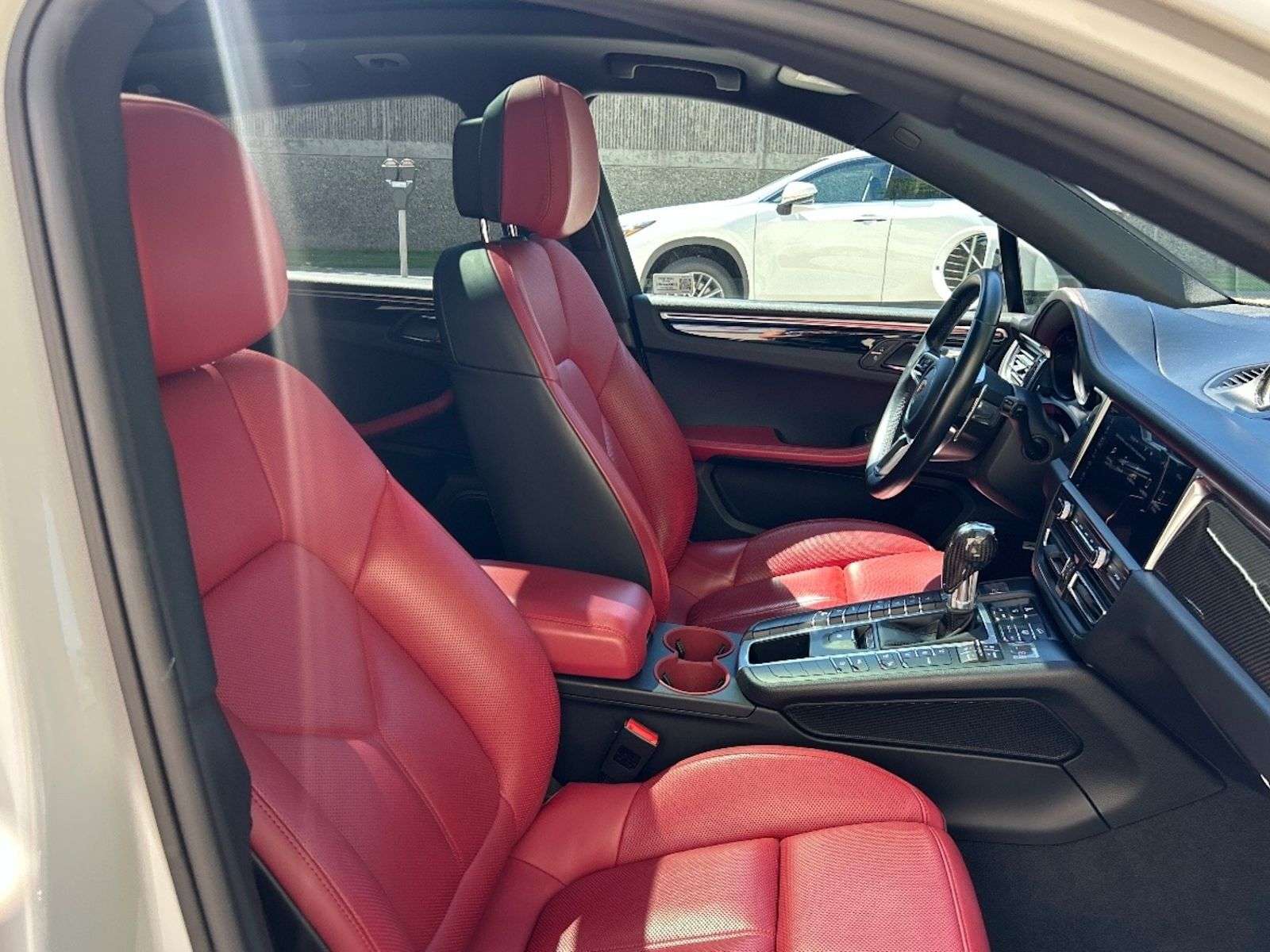 2020 Porsche Macan S thumb 25