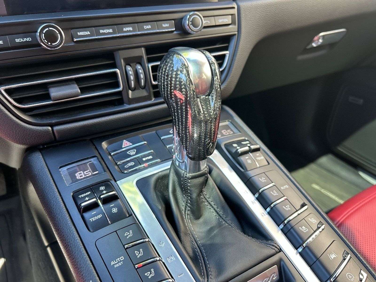 2020 Porsche Macan S thumb 17