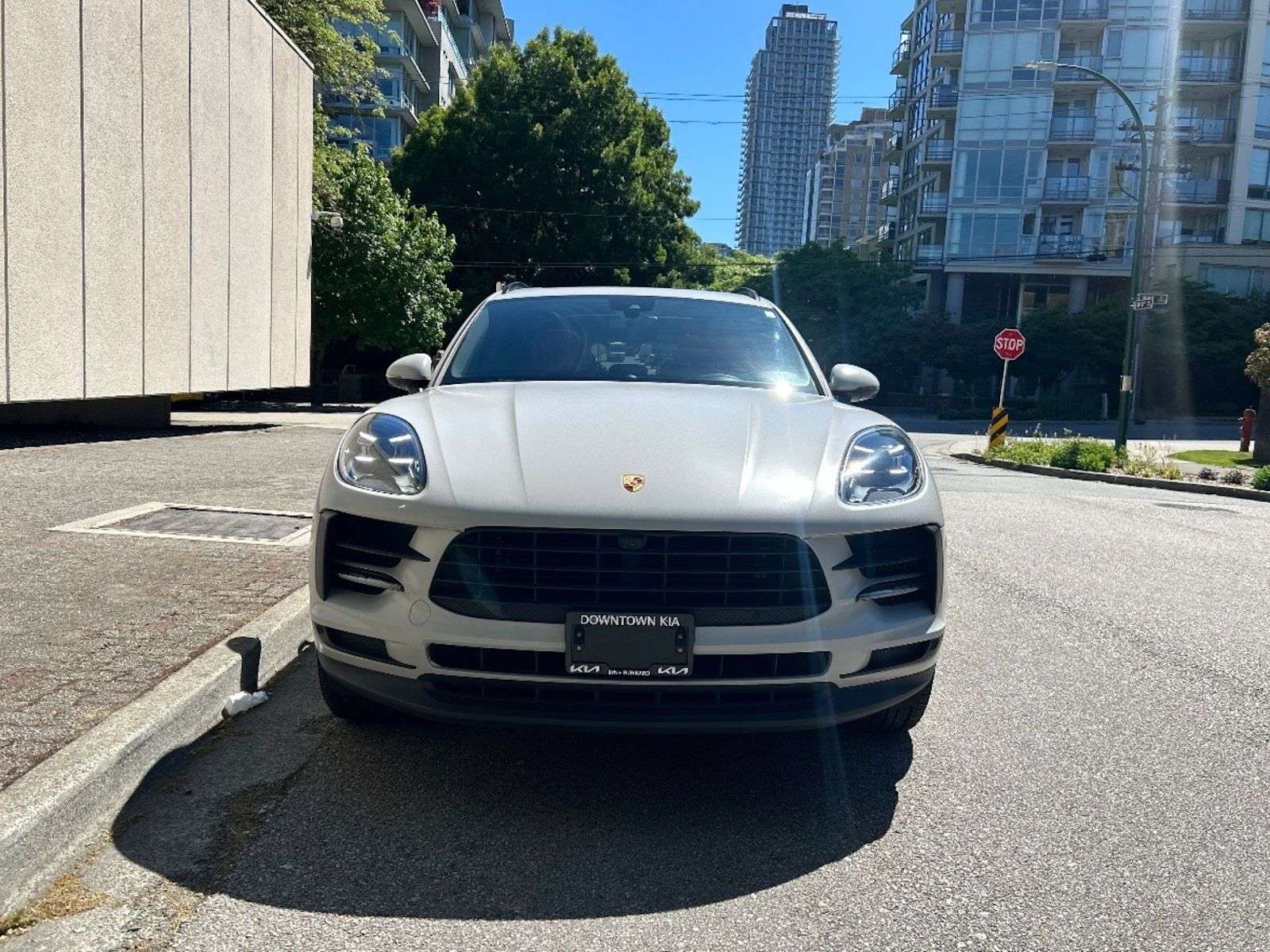 2020 Porsche Macan S alt 2