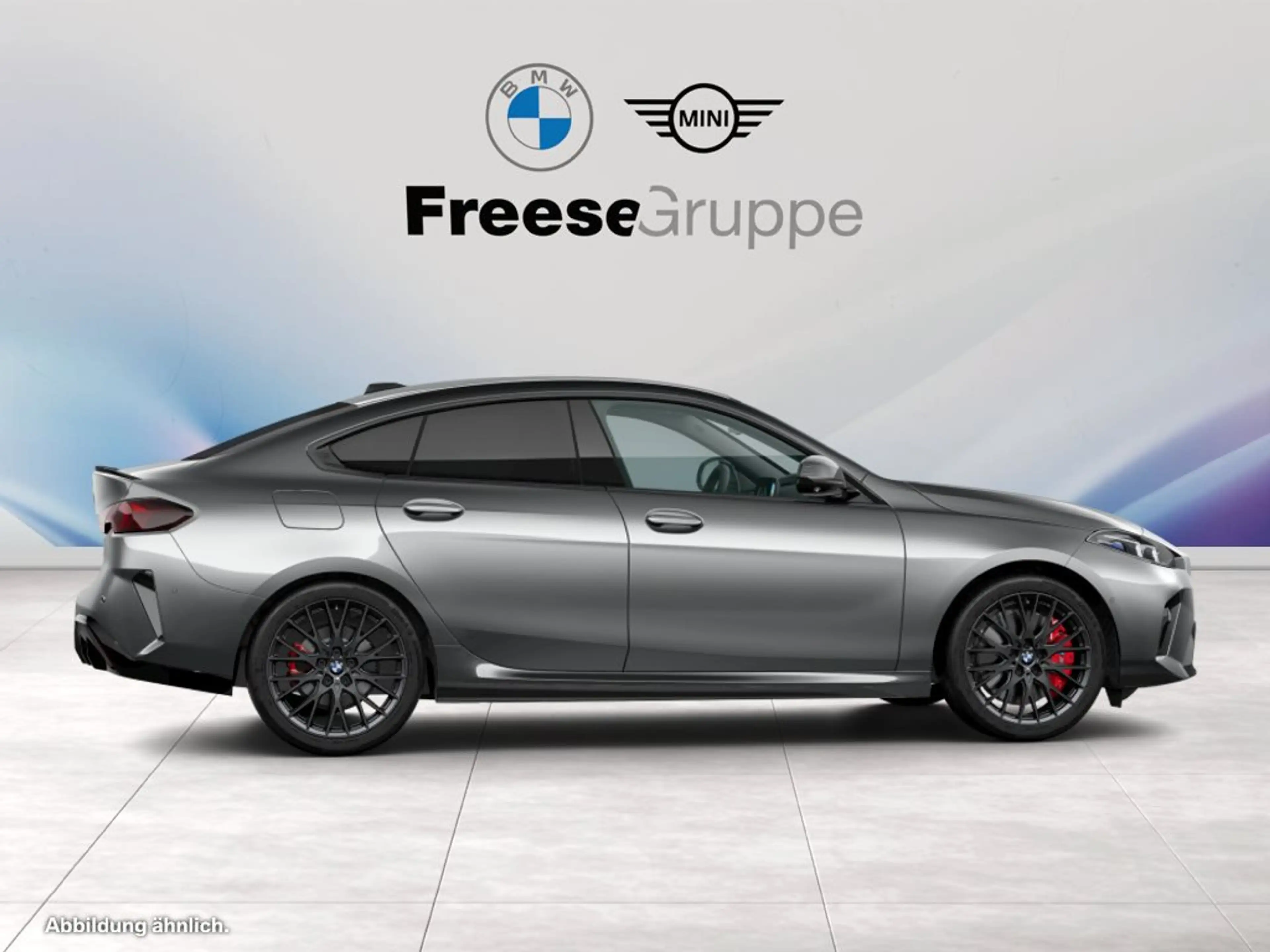 BMW 223 xDrive — photo 8
