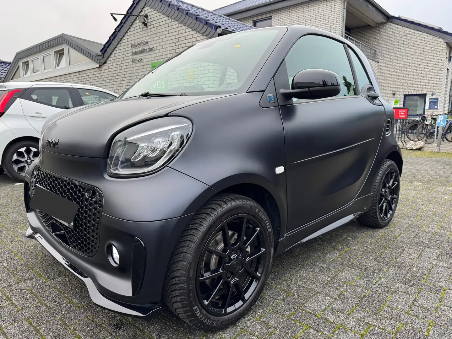 smart brabus ForTwo EQ 60kW* BRABUS*KAMERA*22kW - 1