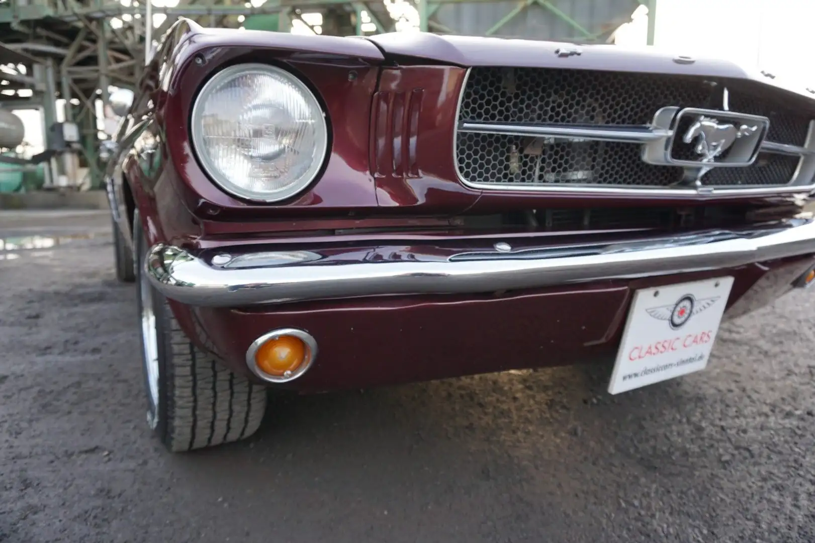 Ford Mustang GT STYLE V8 Automatik Brun - 1