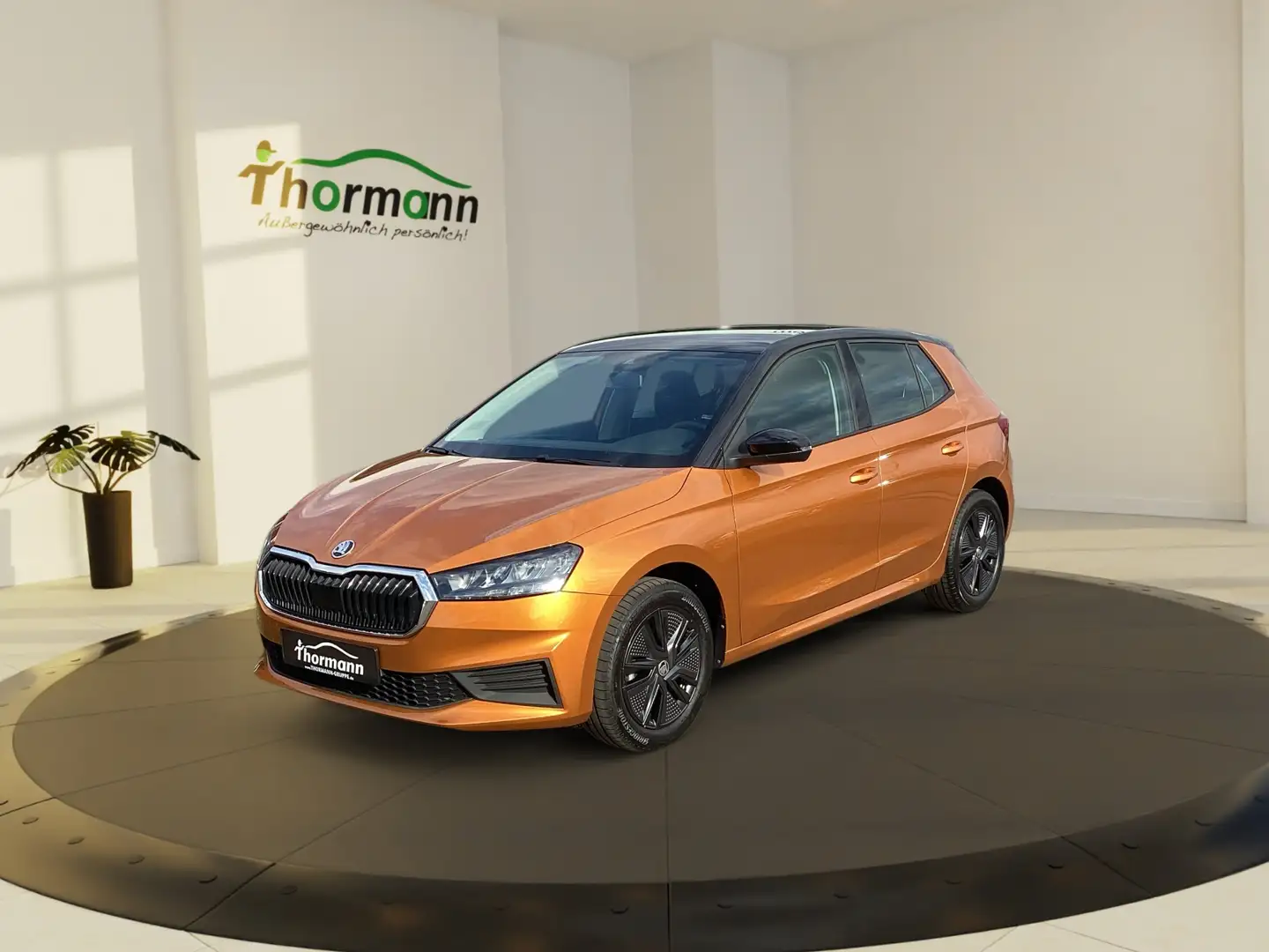 Skoda Fabia Ambition 1.0 MPI COLOR CONCEPT SCHWARZ Naranja - 2