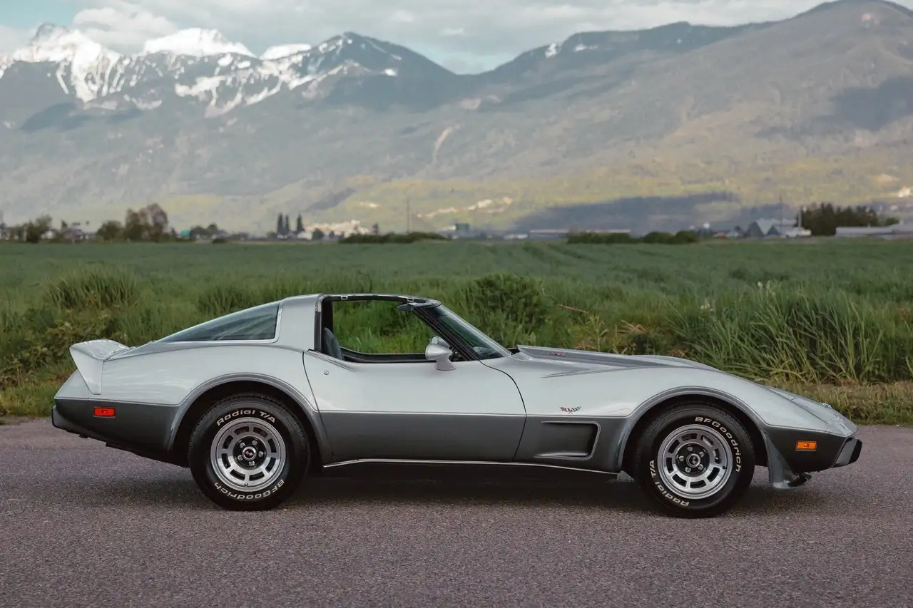Chevrolet Corvette снимка Chevrolet Corvette