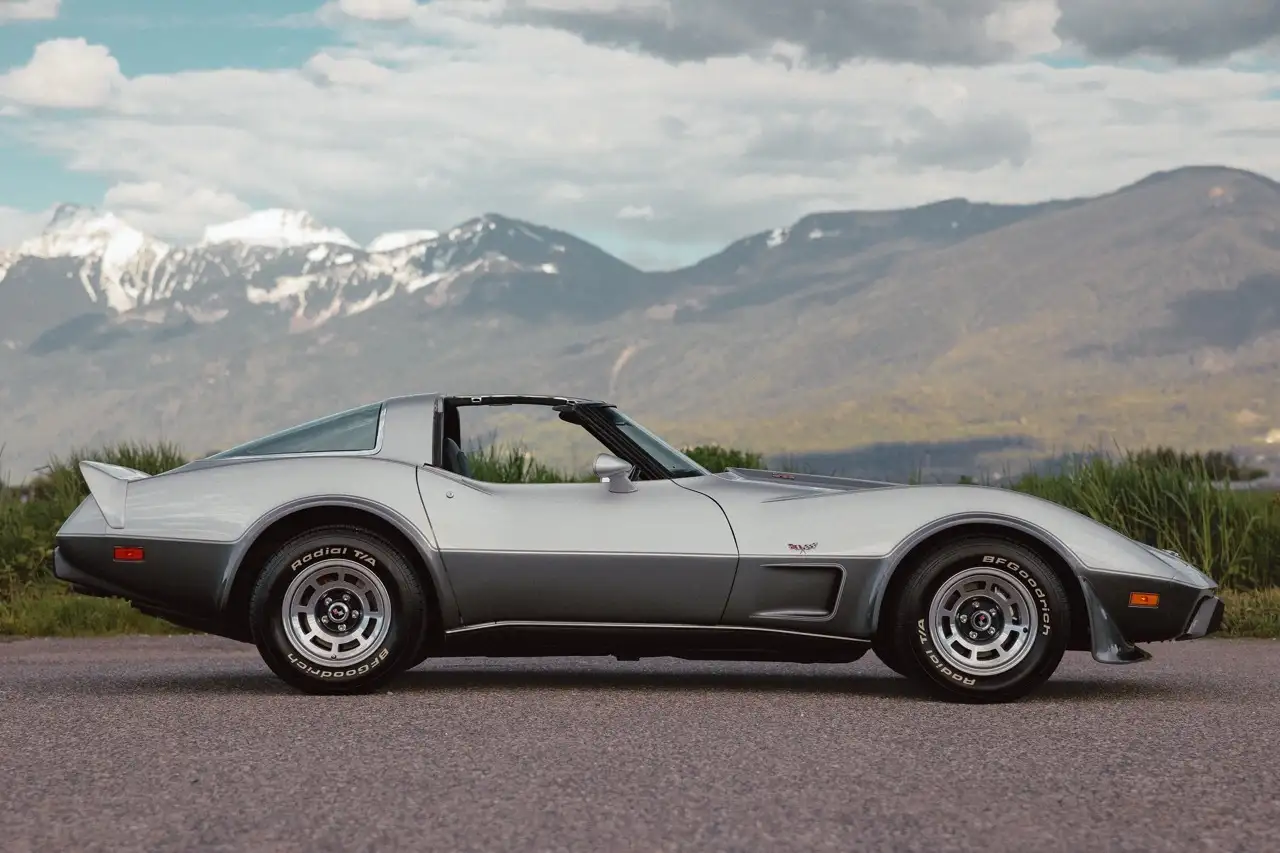 Chevrolet Corvette снимка Chevrolet Corvette