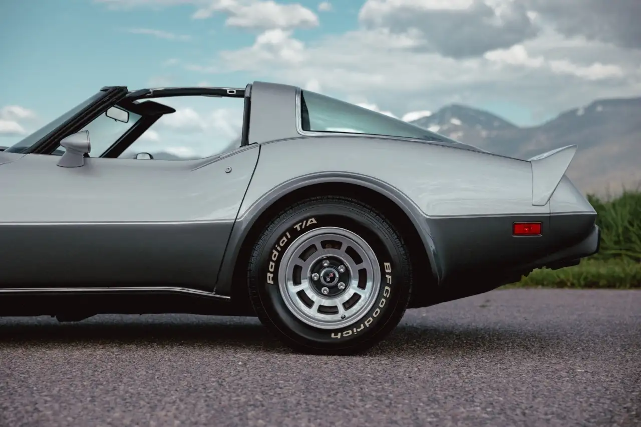 Chevrolet Corvette снимка Chevrolet Corvette
