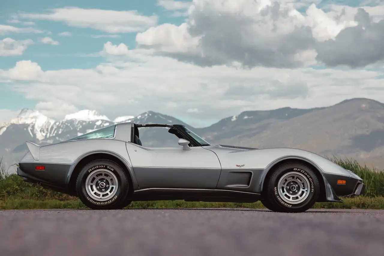 Chevrolet Corvette снимка Chevrolet Corvette