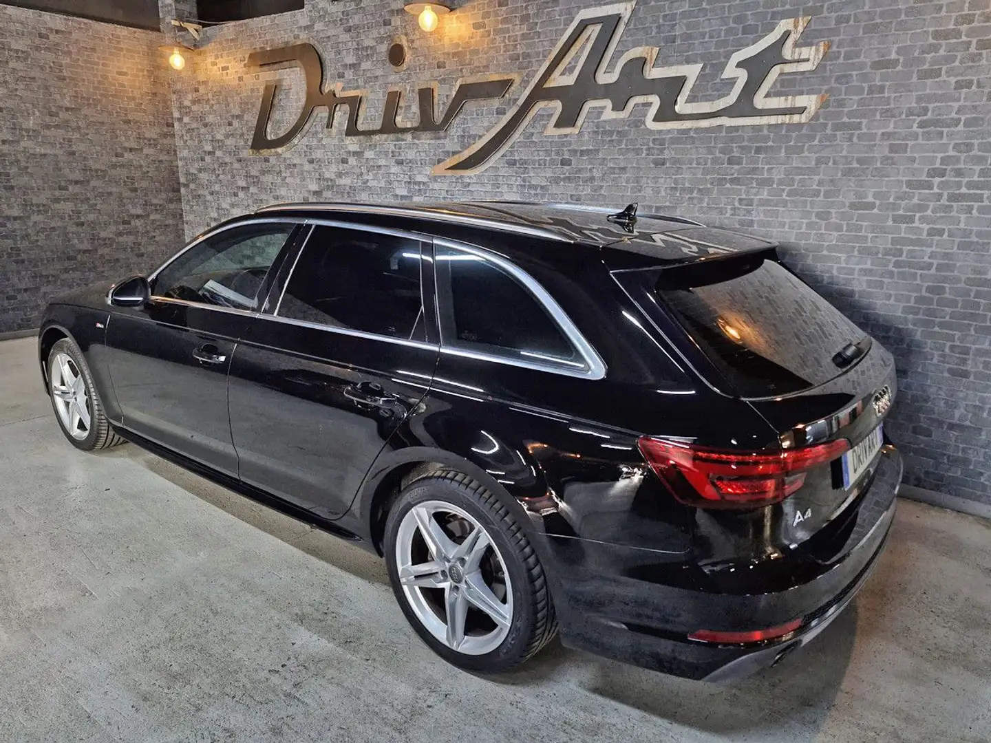 Audi A4 Avant 35 TFSI S-Line S-Tronic 150ch Noir - 2