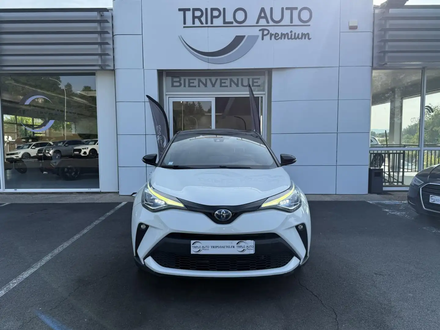 Toyota C-HR Hybride 122h - BV e-CVT Distinctive - GPS + CAMERA Blanc - 2