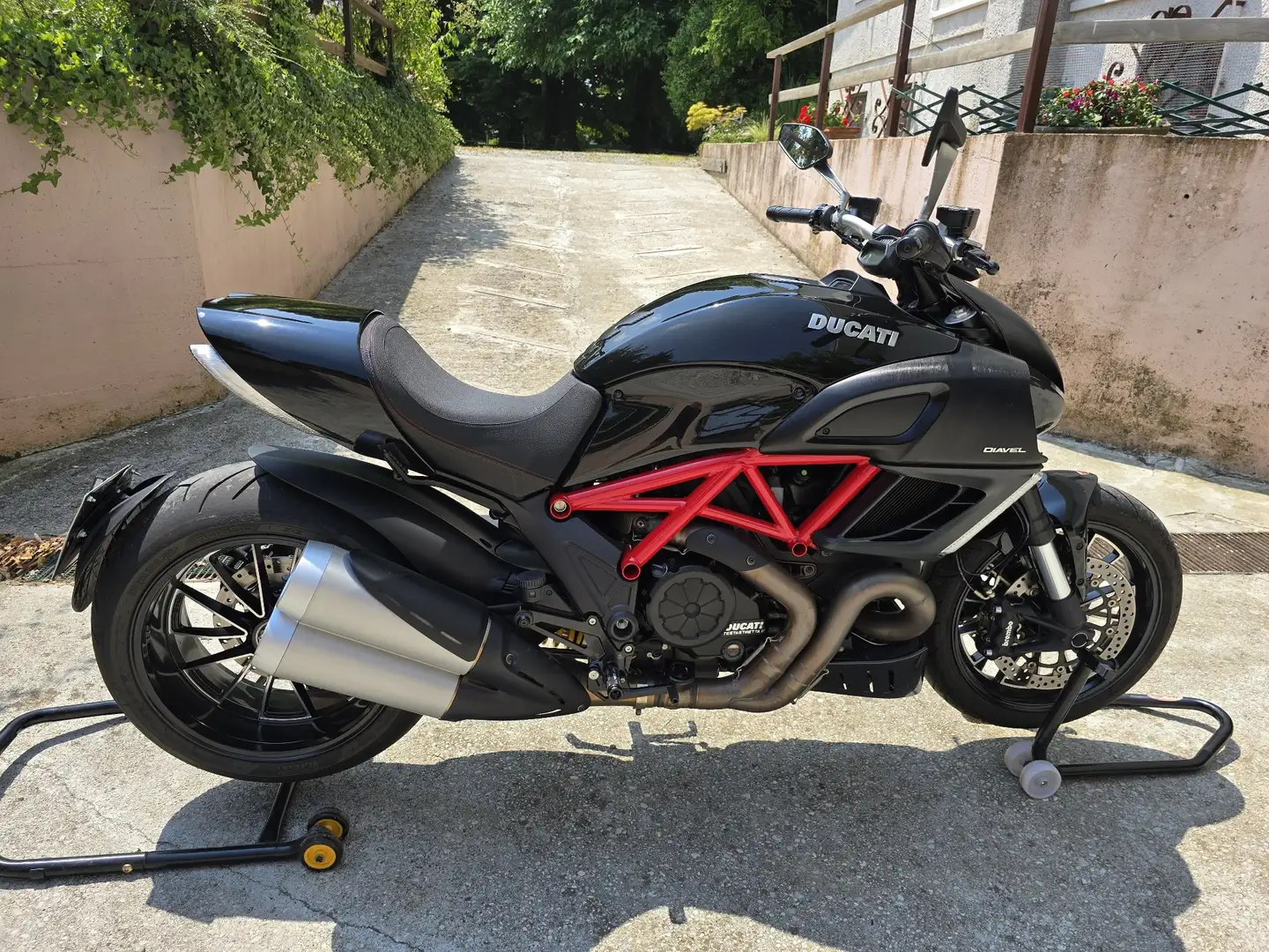 Ducati Diavel Nero - 2