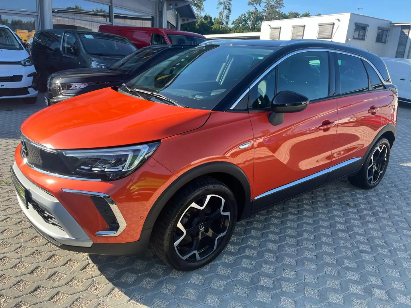 Opel Crossland 1.5 D Ultimate HUD+LED+Navi+SHZ Orange - 2