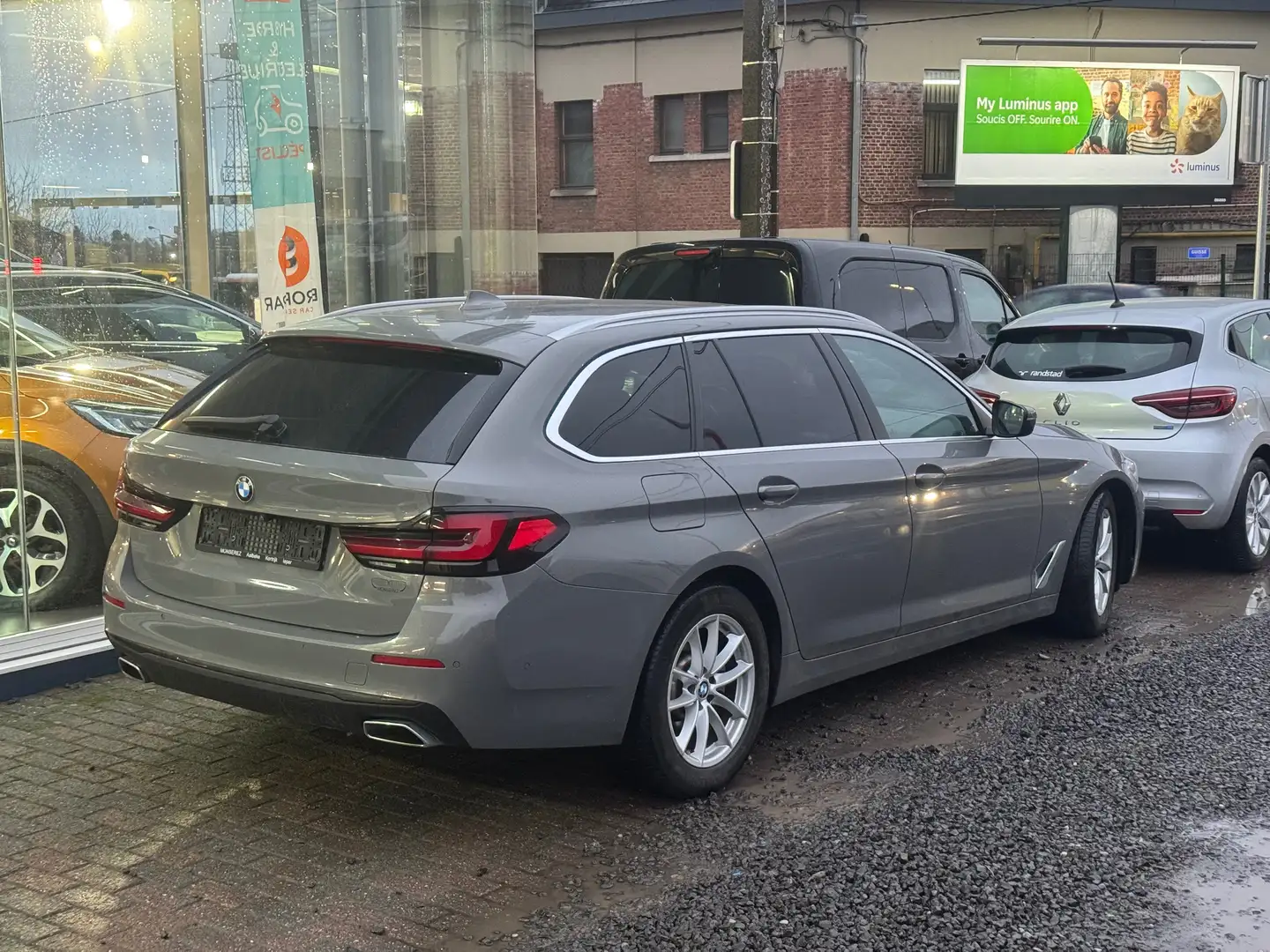 BMW 518 Touring 518 dA Business Edition (ACO)(EU6d-TEMP) Gris - 2