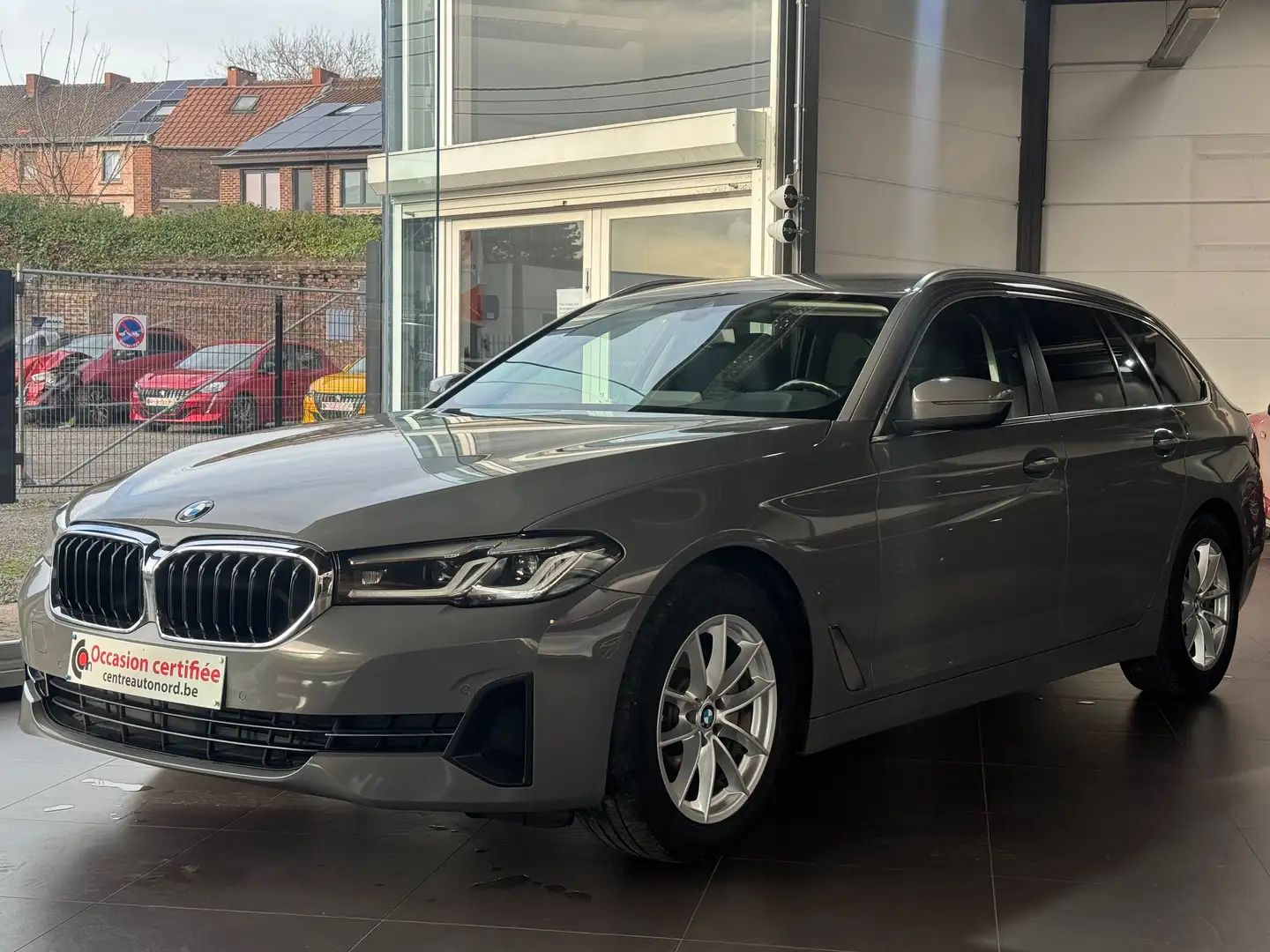 BMW 518 Touring 518 dA Business Edition (ACO)(EU6d-TEMP) Grijs - 1