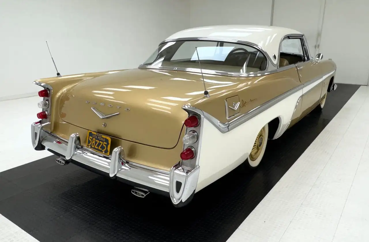 DeSoto Adventurer 2 Door Hardtop, foto 5