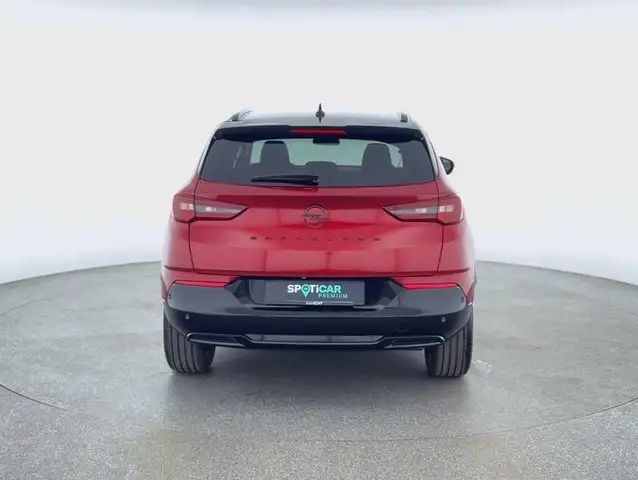 Opel Grandland view 4