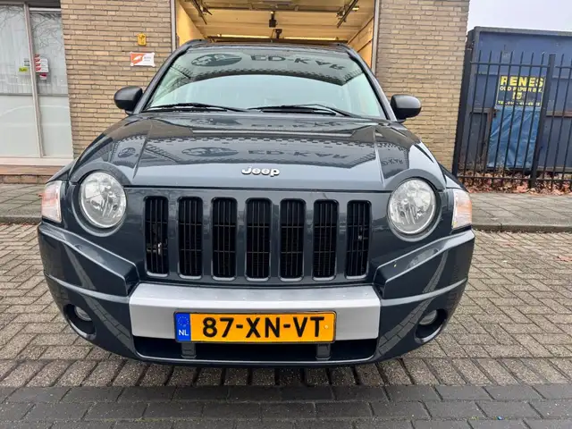 Jeep Compass view 4