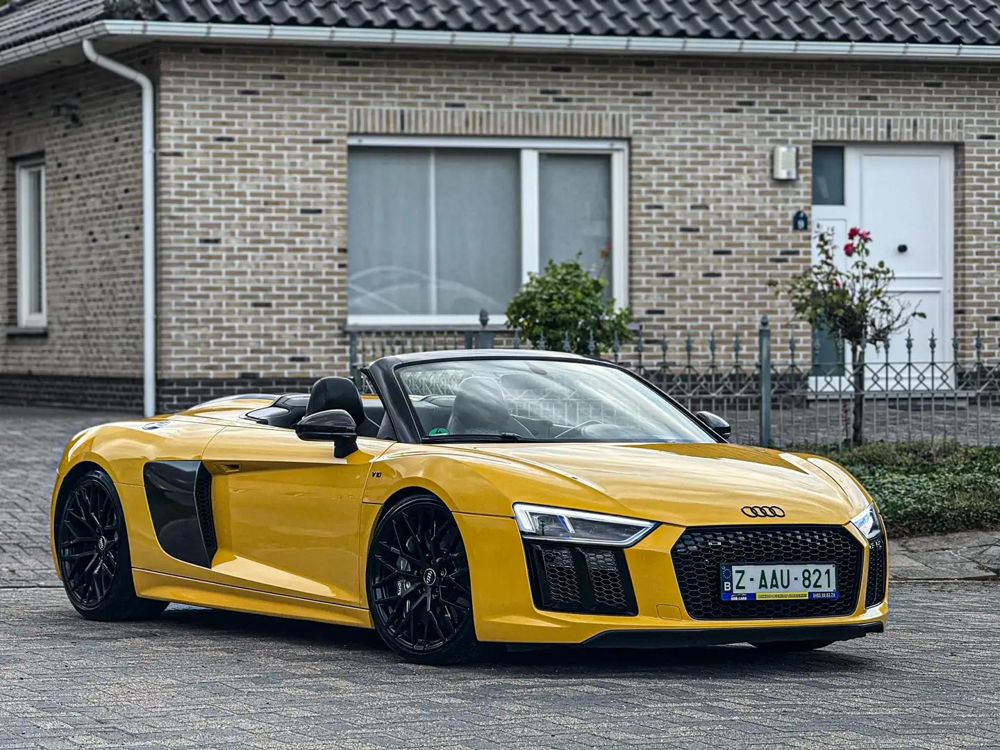 Audi R8 Spyder Cabrio yellow vegas V10 Carbonpakket - 1
