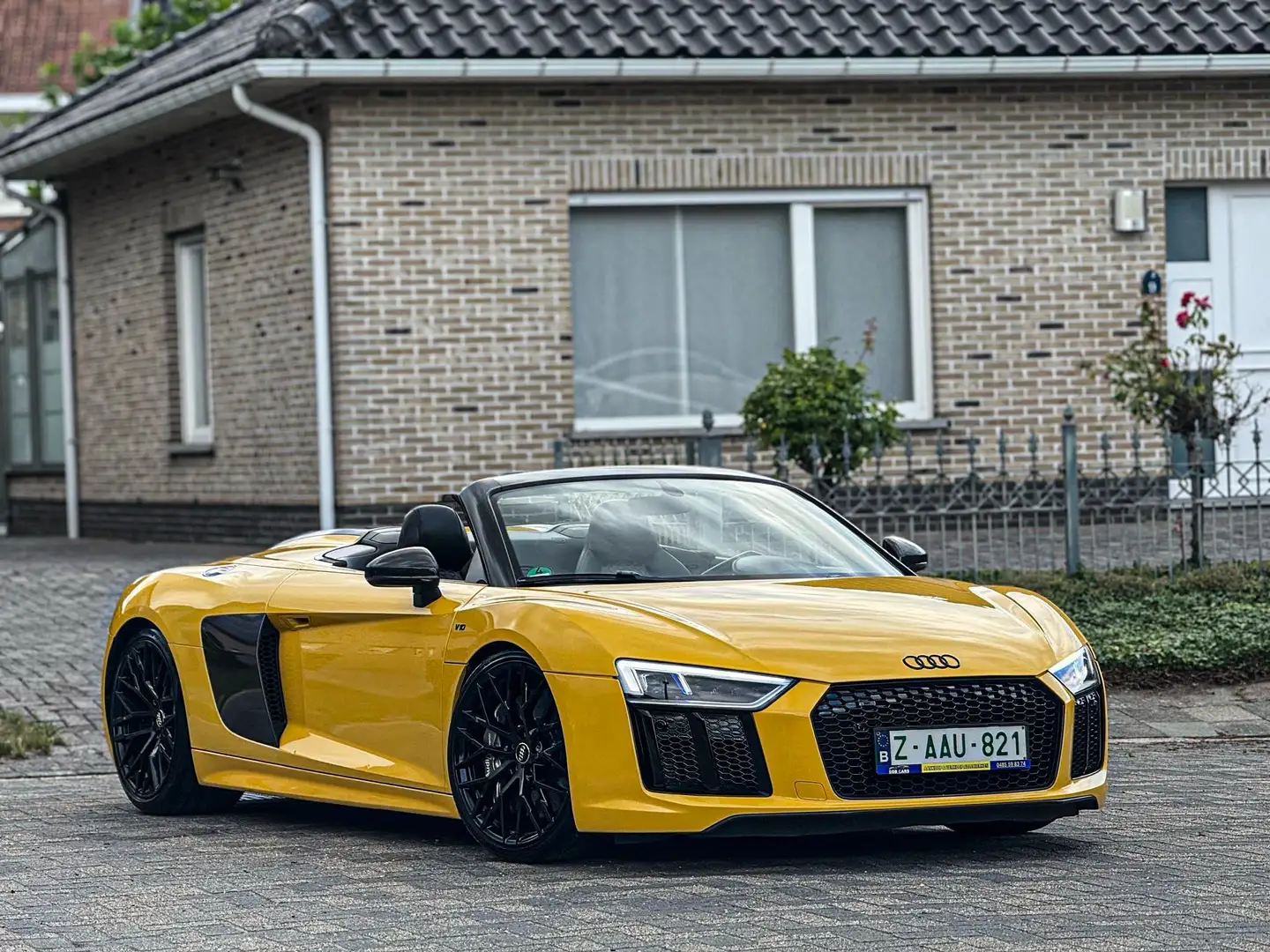Audi R8 Spyder Cabrio yellow vegas V10 Carbonpakket - 2