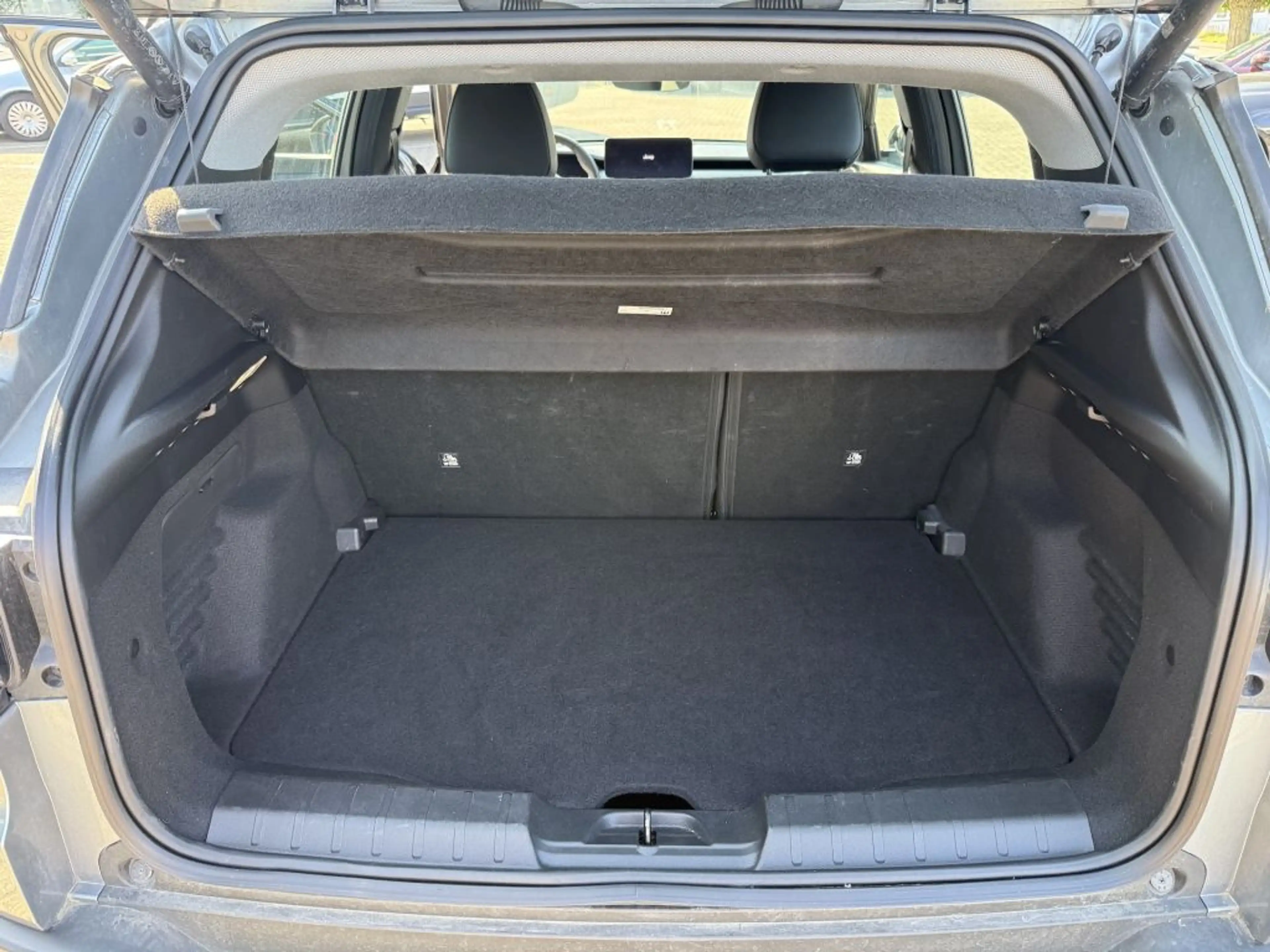 Jeep Avenger 1.2 GSE T3 Turbo-Benzin GDI Altitude — photo 13
