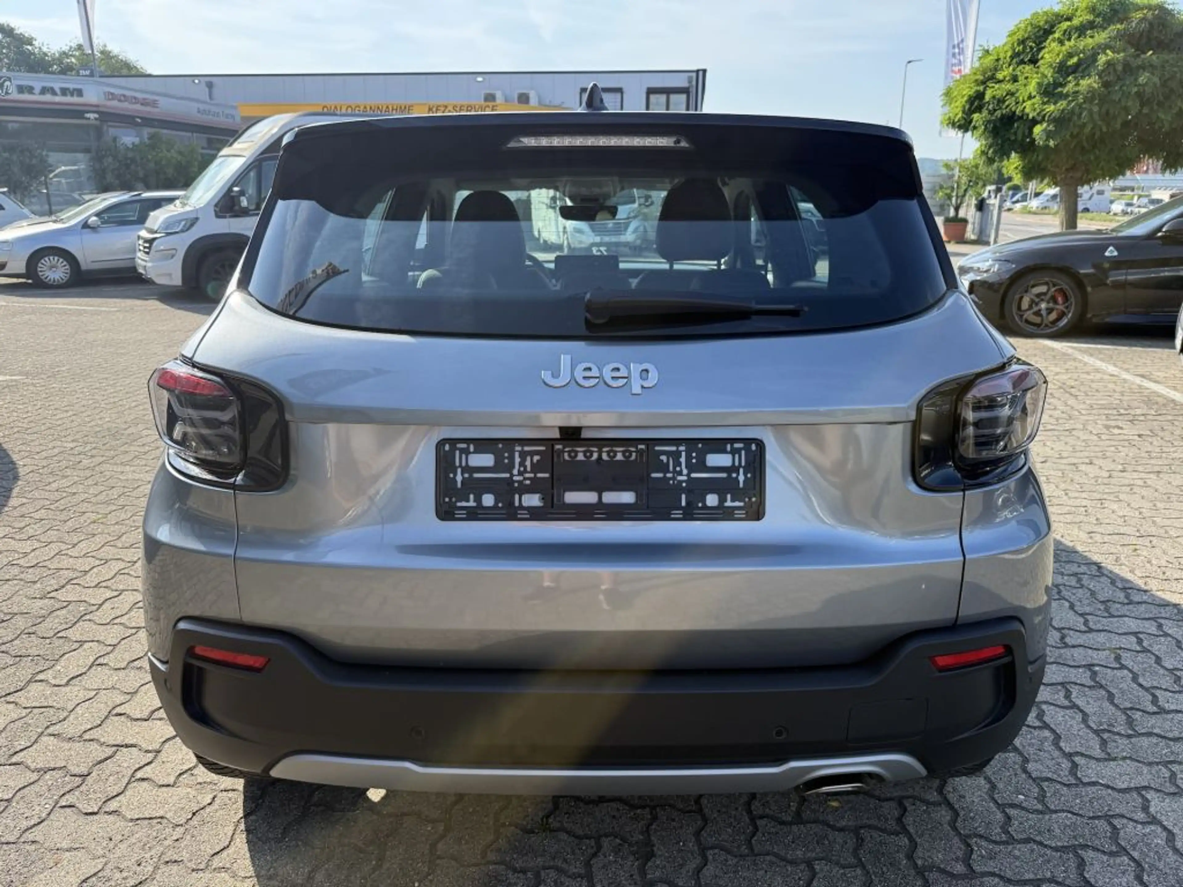 Jeep Avenger 1.2 GSE T3 Turbo-Benzin GDI Altitude — photo 6