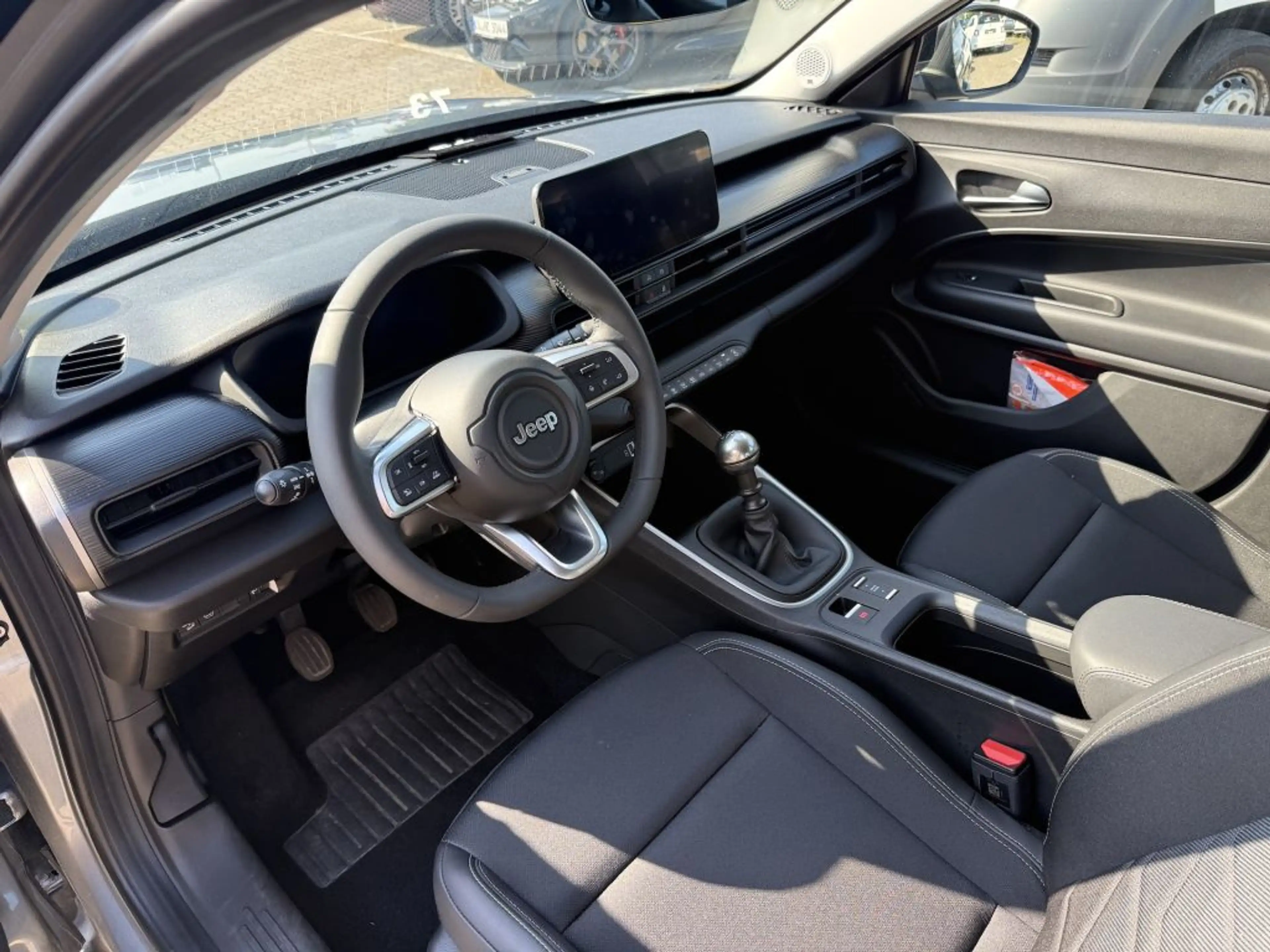 Jeep Avenger 1.2 GSE T3 Turbo-Benzin GDI Altitude — photo 10